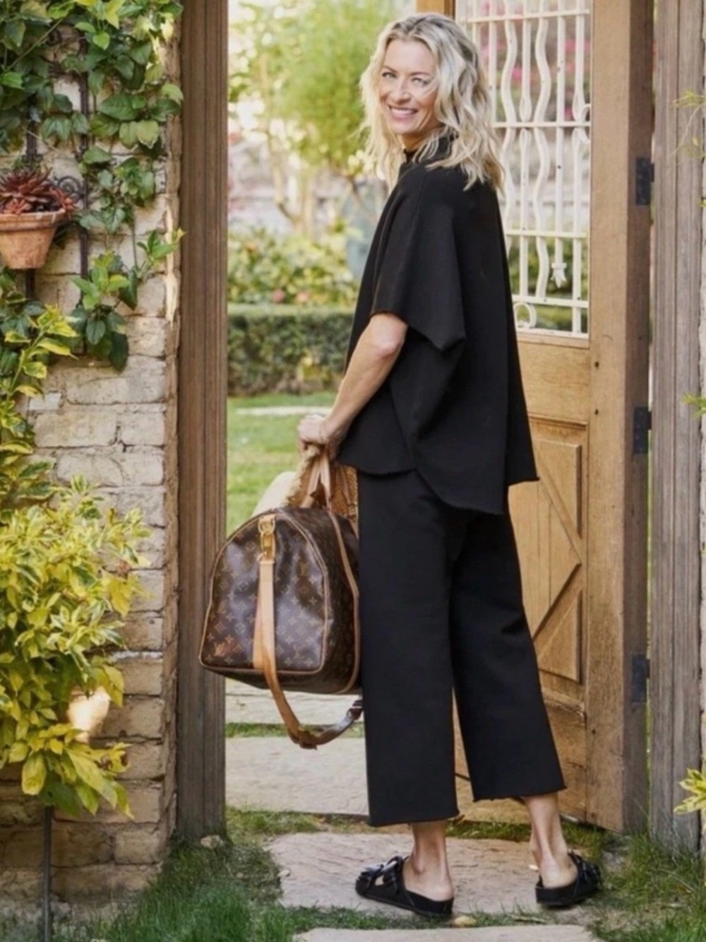Frank & Eileen Malibu Travel Set Capelet Sweatpants  Black